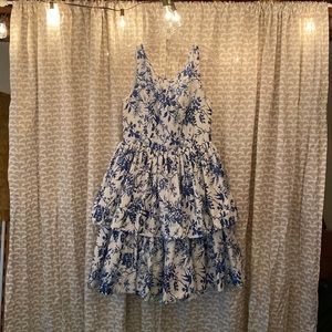 Blue & white Toile tiered J.Peterman dress. Floral bird print size 8